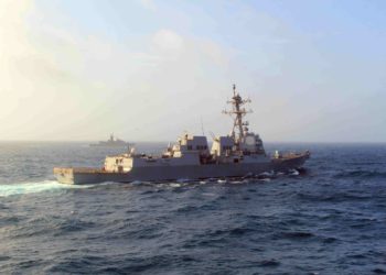 USS Mason off the coast of Yemen.  Photo by Mass Communications Specialist 3rd Class Janweb B. Lagazo.