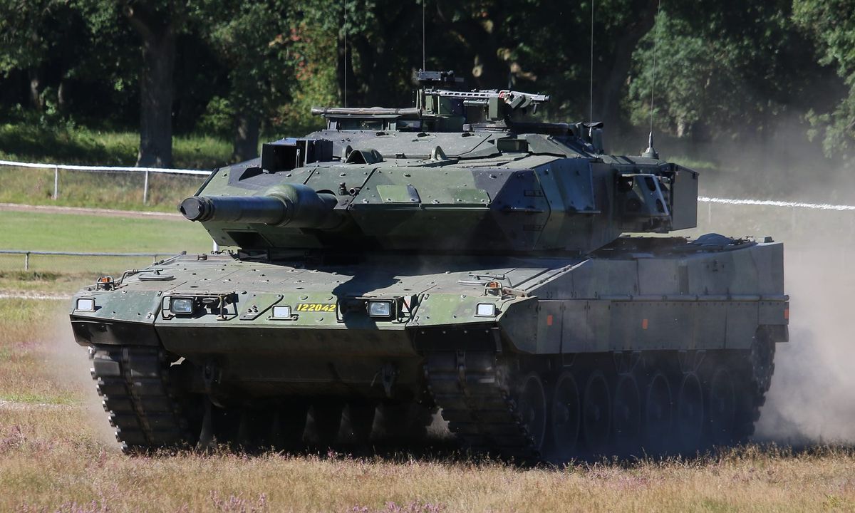 Stridsvagn 122 in action